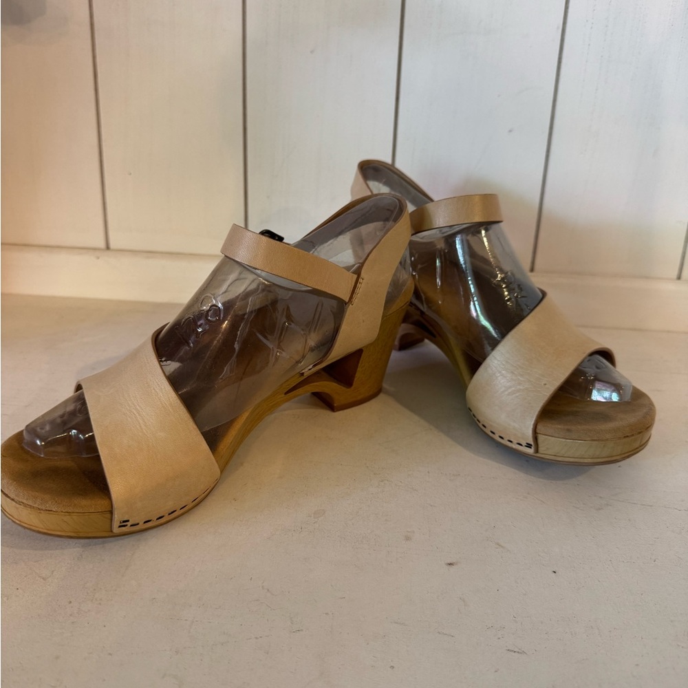 Dansko Cream Women's Mules